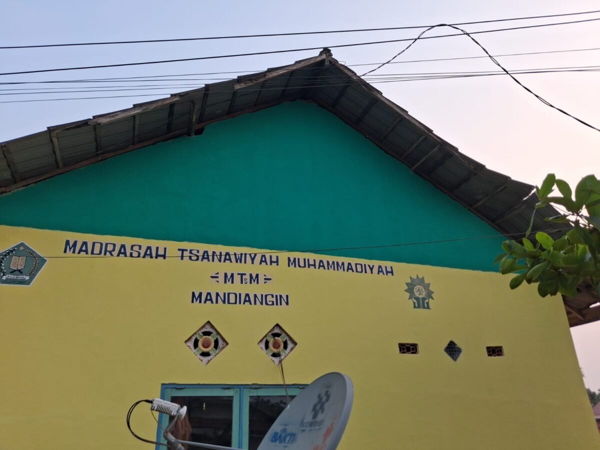 Bangunan Sekolah MTsS Muhammadiyah Mandiangin di Lalap si Jago Merah