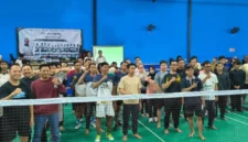 Pelaksaaan dan Pembukaan Bulu Tangkis Tenaga Keshatan, di GOR EXso kota banjarmasin kalimantan selatan
